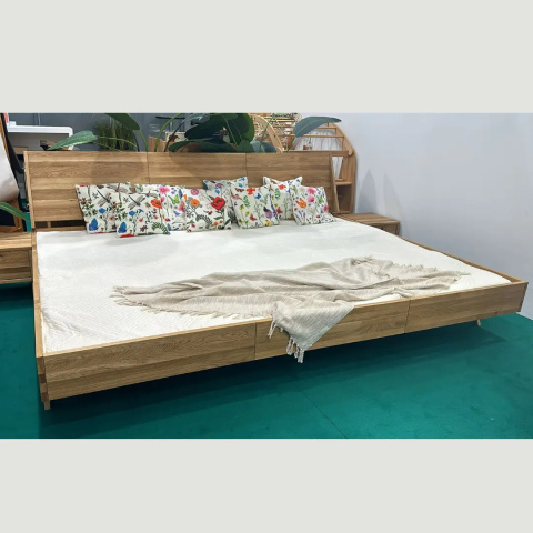 Arbaro bed wit a headboard - solid, oiled oak wood